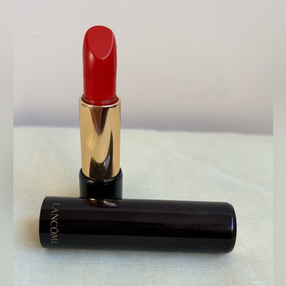 Lipstick - Lancôme L'absolu Rouge Cream Classic Red Lipstick💄in 132 Caprise. - Picture 11 of 14